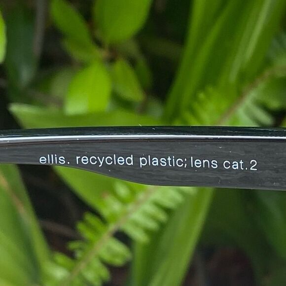 NIB New Women's SZADE Ellis Black/Caper Polarized Sunglasses Sunnies Sustainable - Picture 7 of 13